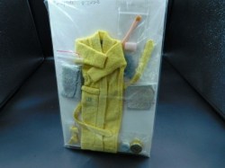 988 BARBIE SINGING IN THE SHOWER 1961-62 ROBE, BELT, CAP, SCUFFS, TALC, SOAP, CLOTHS COMPLETE
